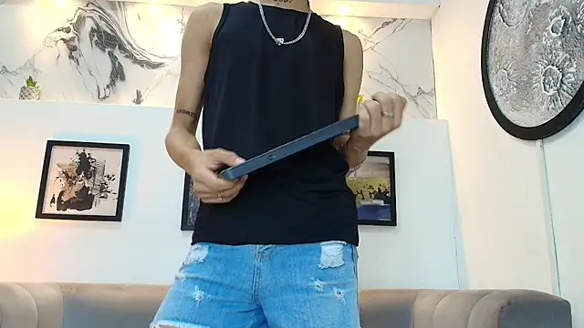 BOYS PLAY online show from May 26, 1:05 am