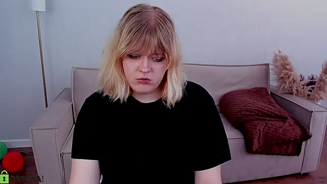 luna c0ra online show from March 22, 8:20 am