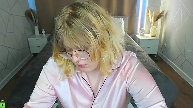 luna c0ra online show from April 9, 1:19 am