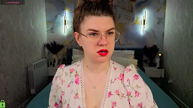 zoe j0y online show from April 1, 2:12 am