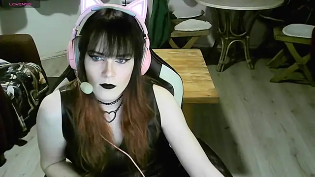 Samanteased online show from February 22, 5:36 pm