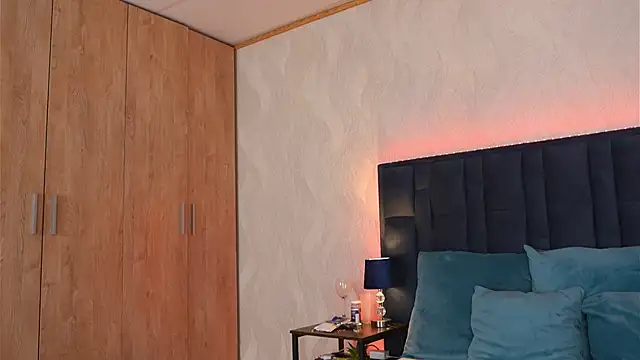 LucyDeLuca online show from April 8, 6:26 am