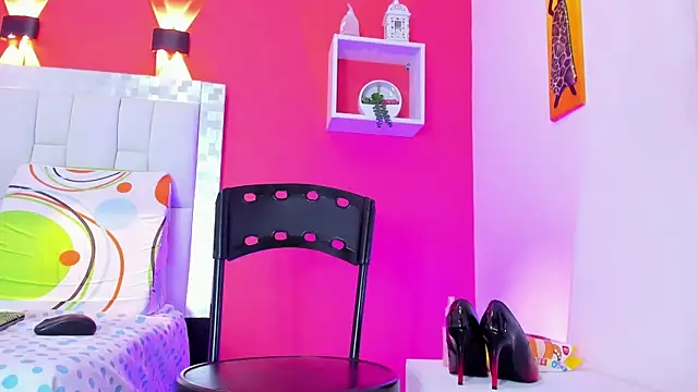 Kendal hot69  online show from May 2, 2:42 pm