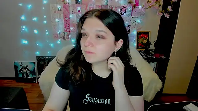 Kate Acid online show from May 3, 11:30 pm