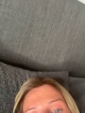 jadey19x online show from April 22, 6:16 pm