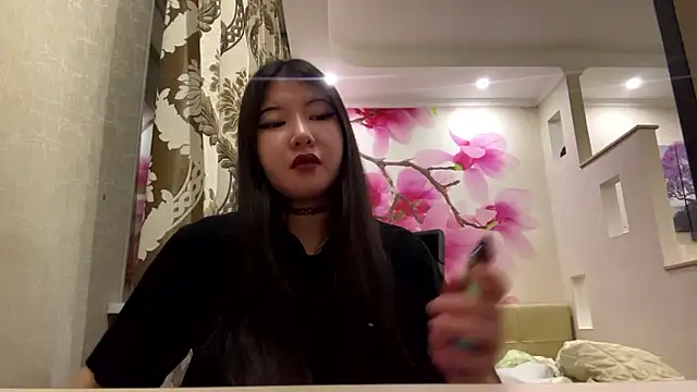 MaeRaads online show from February 16, 7:58 pm