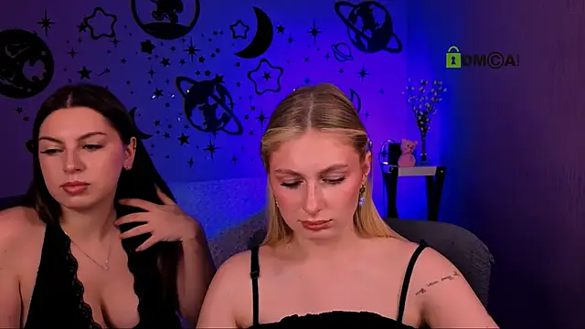 amalialowell online show from May 22, 10:57 am