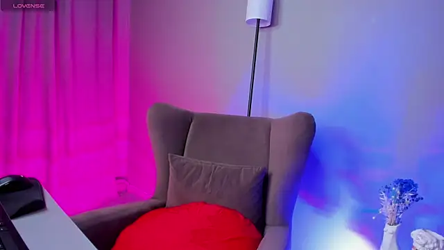 A Alise online show from March 24, 2:22 pm