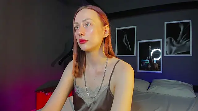 A Alise online show from April 1, 11:44 am