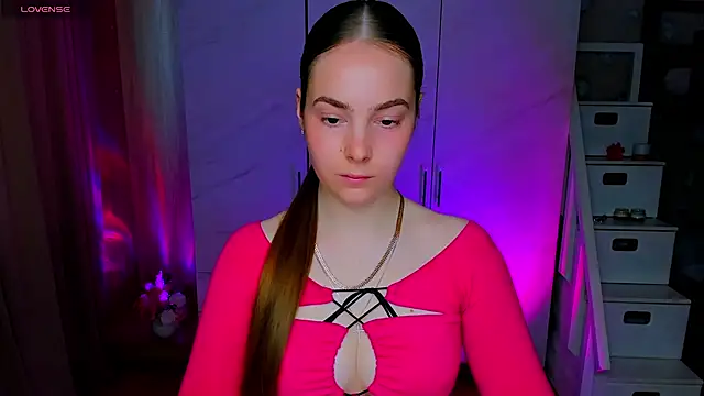 Maddy Wood  online show from May 19, 9:27 am