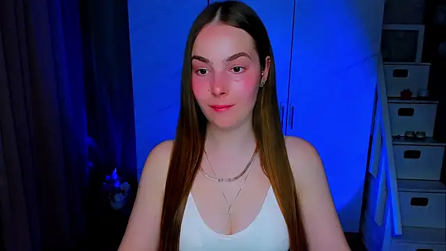 Maddy Wood  online show from May 20, 4:59 pm