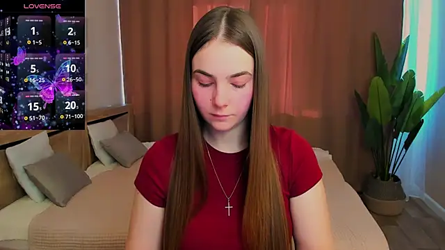 Maddy Wood  online show from February 28, 12:15 pm