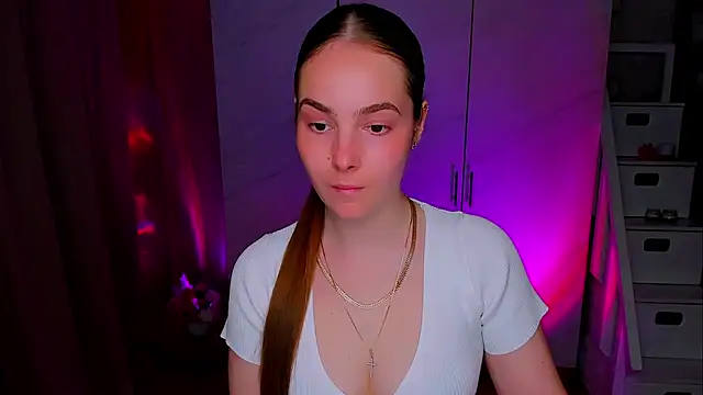 Maddy Wood  online show from May 15, 3:26 pm