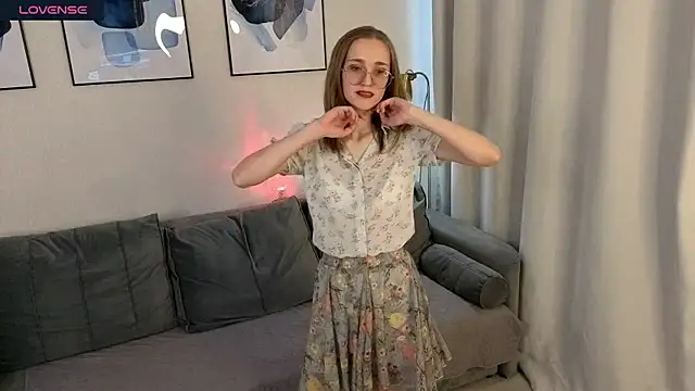 AshleyyJones online show from May 11, 2:08 pm