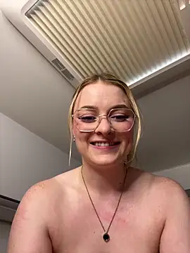 melanieTesss online show from May 25, 9:30 am