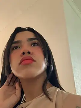 Lily em online show from May 5, 6:33 pm