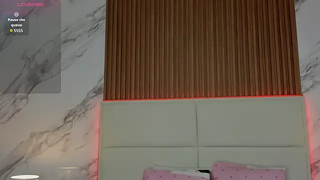 evangeline valencia online show from April 9, 10:04 pm