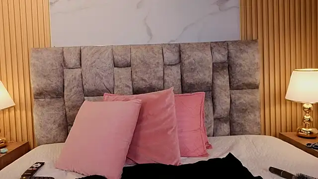 lady dark  online show from March 25, 8:23 pm