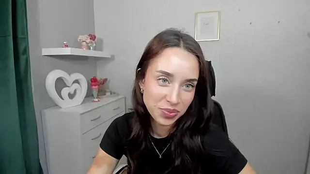 AdeleSolo online show from May 6, 5:44 am