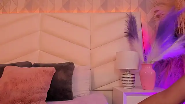 Bella  Peach online show from May 23, 3:49 am
