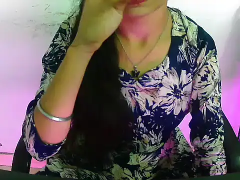 Hotsurbhi online show from March 9, 4:48 am