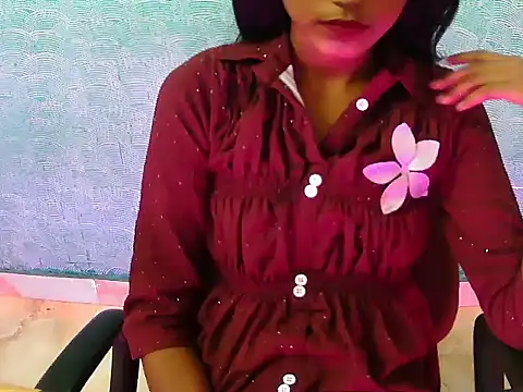 Hotsurbhi online show from April 12, 3:15 pm