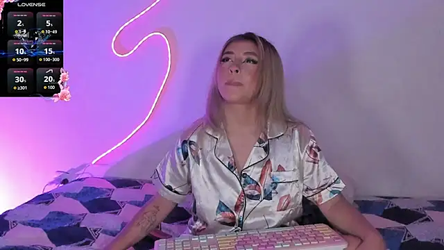saradiazxxx online show from May 25, 8:13 am