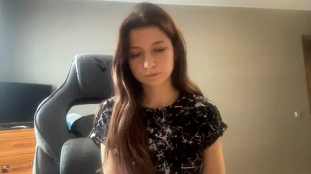 LunnaBliss online show from February 24, 11:20 am