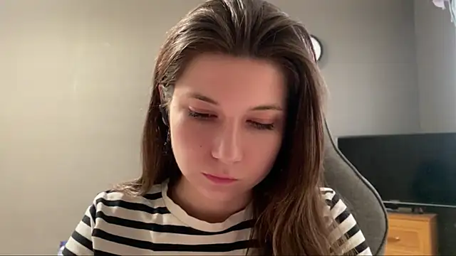 LunnaBliss online show from May 22, 5:22 pm