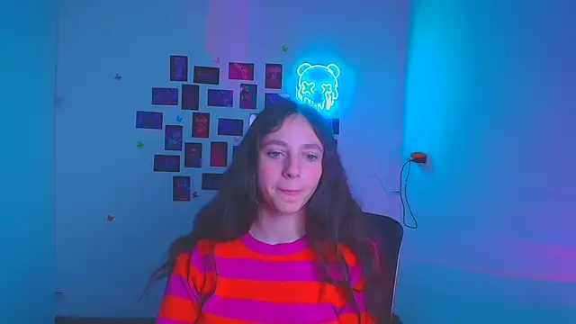 KissMeJulia online show from March 21, 8:19 am