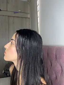 violetta cutest  online show from April 5, 8:52 pm