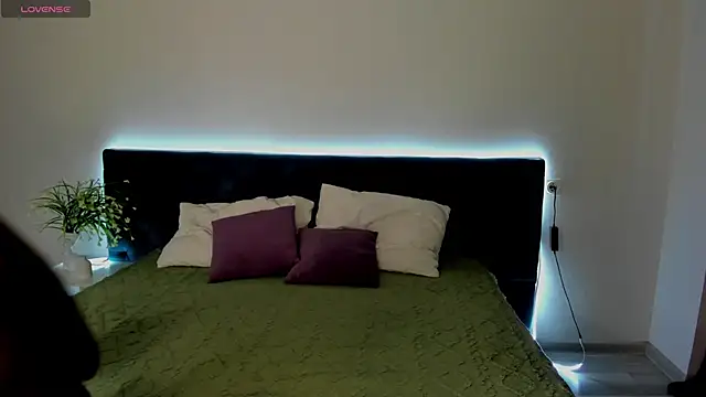 Adele Lanea online show from May 28, 1:03 am