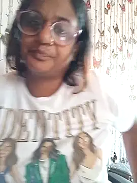 indianstrawberrylips4u online show from May 5, 1:03 pm