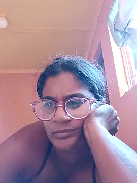 indianstrawberrylips4u online show from May 3, 11:13 am