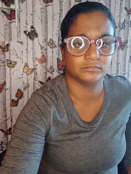 indianstrawberrylips4u online show from May 19, 1:29 pm