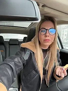 LisaMurr online show from March 16, 12:20 pm