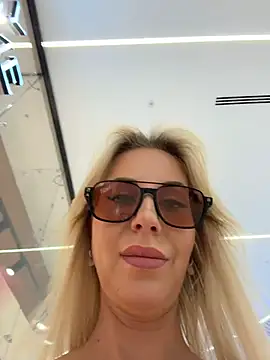 LisaMurr online show from May 19, 12:45 pm