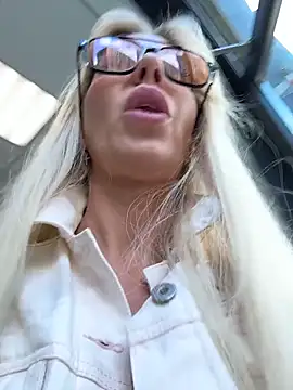 LisaMurr online show from May 25, 12:59 pm