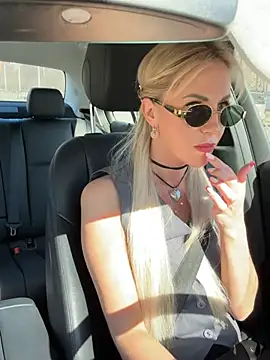 LisaMurr online show from April 10, 12:22 pm