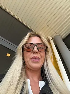 LisaMurr online show from May 14, 1:28 pm