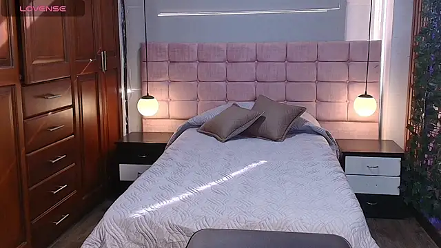 MoriahStorm online show from May 20, 12:35 pm