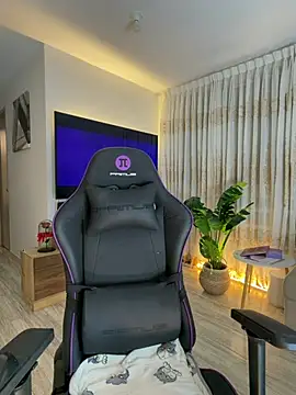 AliceBoomx online show from April 11, 5:46 am