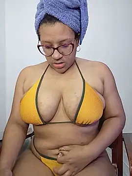 gigiblue89 online show from June 8, 8:15 am