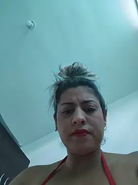 Marcela2408 online show from May 26, 9:36 pm