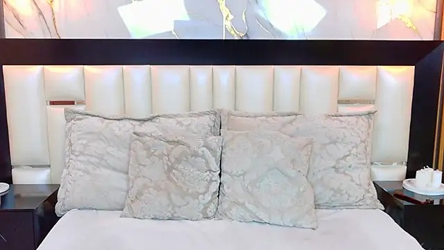 MiaDiamod online show from April 15, 12:28 pm