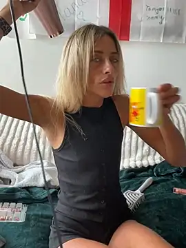 ScarlettGold  online show from July 3, 1:06 pm
