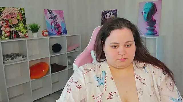 MoonlitAdele online show from May 25, 9:30 am