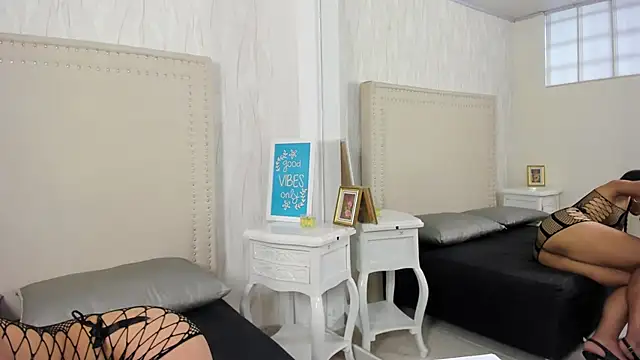 FernandaAvilax online show from May 16, 7:57 pm