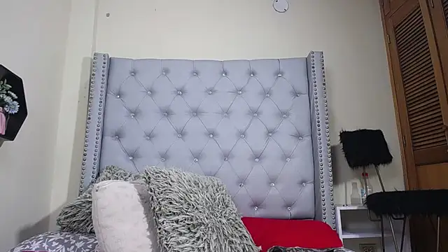 skarlett  36 online show from May 21, 2:26 pm