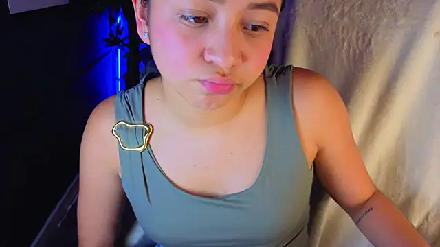 SophyAdams online show from March 8, 2:04 am